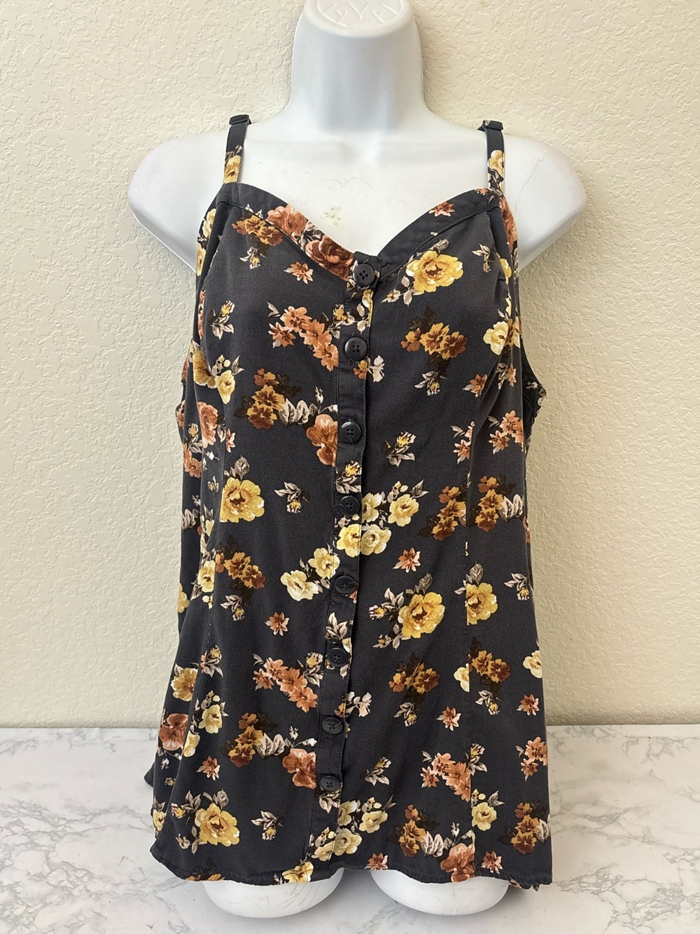 Torrid Plus Women’s 3X Floral Sleeveless Button Down Top Strappy Blouse